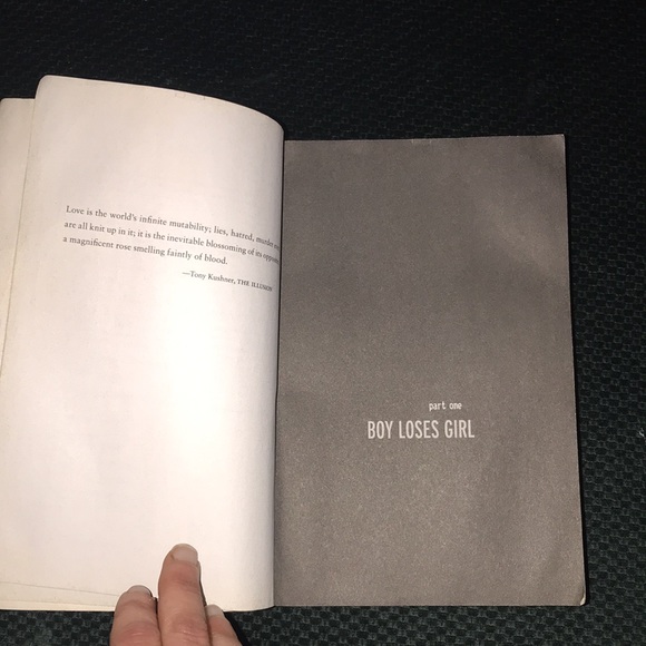 “Gone Girl” paperback book - Picture 7 of 8